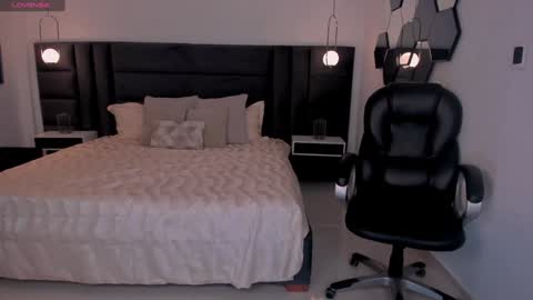 Chloe  OF chloemanson online show from December 28, 8:25 pm