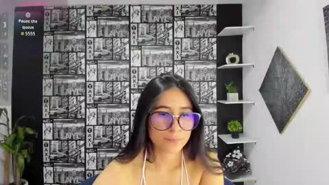 ChloeTurner  online show from October 7, 8:38 pm