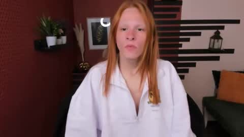 Chloe online show from October 10, 9:26 am