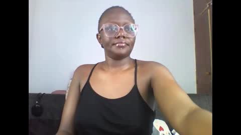 Snapshot of chocolate_enne chatting on October 23, 11:55 am chocolate babes online show from October 23, 11:55 am
