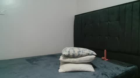 chocolate_tittiesss online show from May 1, 9:20 pm