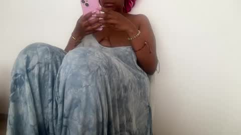 ChocolateCakeQueen online show from June 16, 1:59 pm