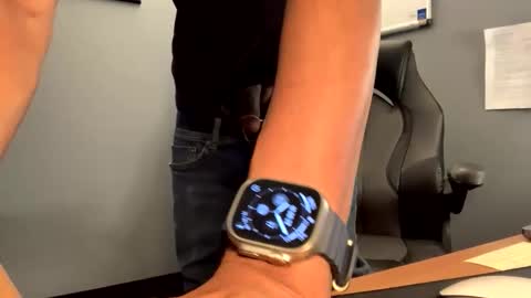 YoungSlim online show from April 17, 2:08 pm