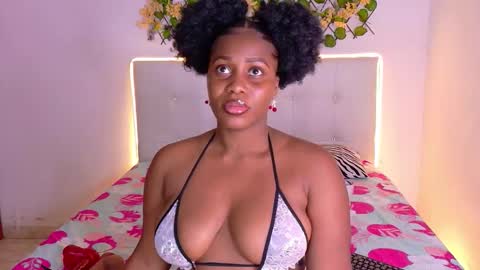 Snapshot of chocoo_dessert chatting on October 2, 4:11 am online show from October 2, 4:11 am