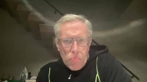 choupipat1 online show from March 2, 9:32 pm