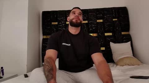 Chris B online show from October 1, 6:18 pm