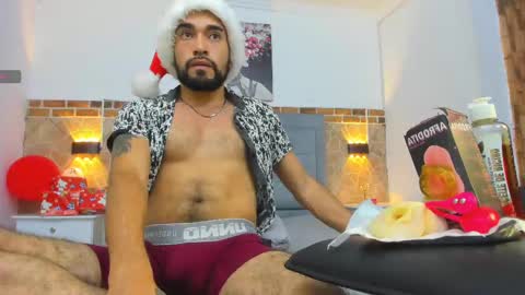 chris_kizz online show from December 24, 4:22 am
