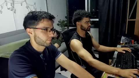 Im Chirs IM MODEL INDEPENDT online show from February 12, 3:18 am