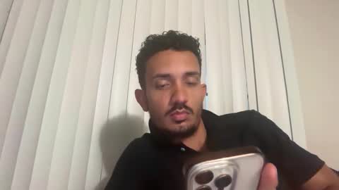 chrislover2125 online show from April 18, 5:20 am