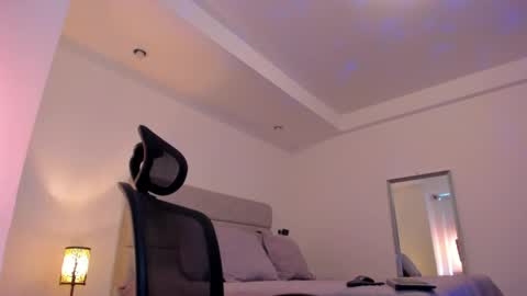 chrismorgan24 online show from April 24, 7:27 pm