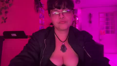 christianvalles online show from January 28, 1:39 am
