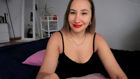 christina rosse online show from July 4, 7:12 am