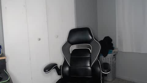 Snapshot of chrisvacherx chatting on December 4, 6:27 am ChrisVacherx online show from December 4, 6:27 am