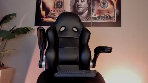 chrizmacgregor online show from January 18, 2:42 am