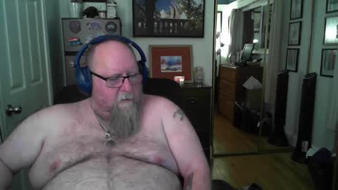 Snapshot of chubbybaybear chatting on December 14, 2:33 am Chubby online show from December 14, 2:33 am