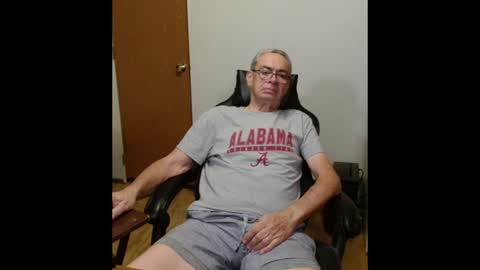 Snapshot of chubbyguy00054 chatting on February 9, 2:38 am chubbyguy00054 online show from February 9, 2:38 am