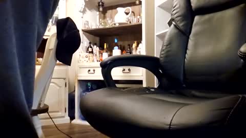 Snapshot of chubbyhubbyy420 chatting on January 13, 2:18 am ChubbyHubby420 online show from January 13, 2:18 am