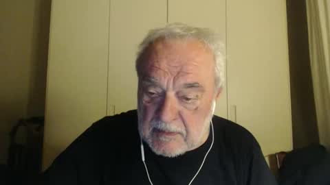 ciaoamoremio3 online show from May 3, 10:49 pm
