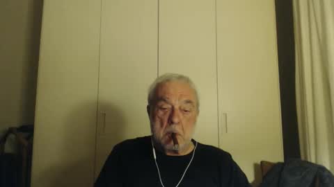 ciaoamoremio3 online show from May 1, 1:21 am