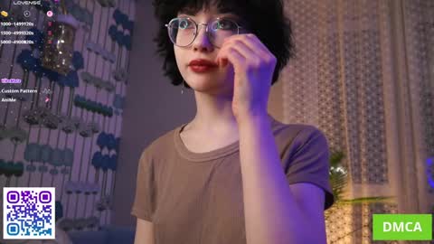   L  online show from February 6, 6:10 pm