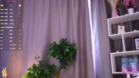   L  online show from February 19, 8:13 am