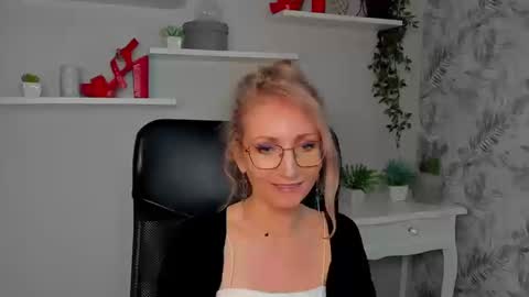 Cinderella online show from March 13, 7:00 am