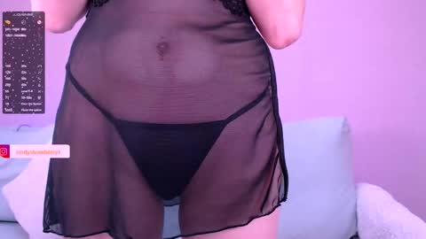 Snapshot of cindy_sweety1 chatting on October 14, 6:33 pm Cindy    online show from October 14, 6:33 pm