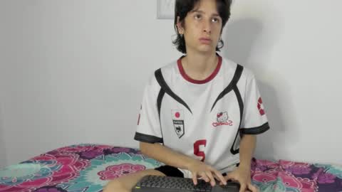 cirosky_elchicopolla online show from February 18, 4:01 am