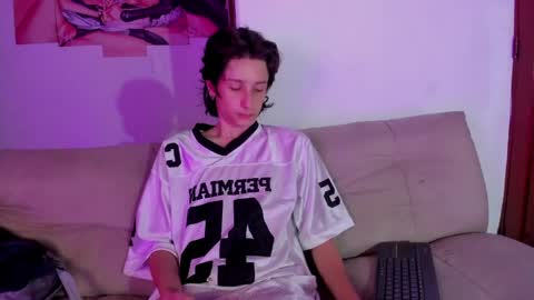 cirosky_elchicopolla online show from March 25, 3:24 am