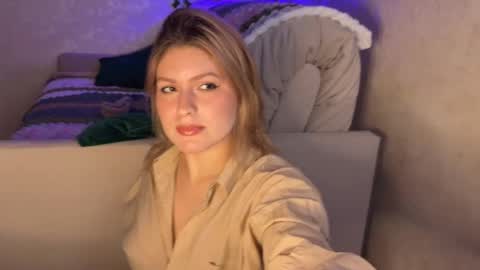 karina online show from October 28, 7:04 pm