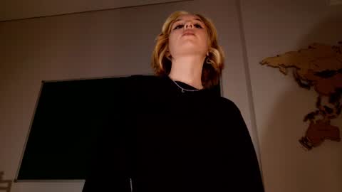 Claire online show from June 21, 3:40 pm