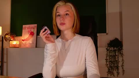 Claire online show from July 26, 3:20 pm