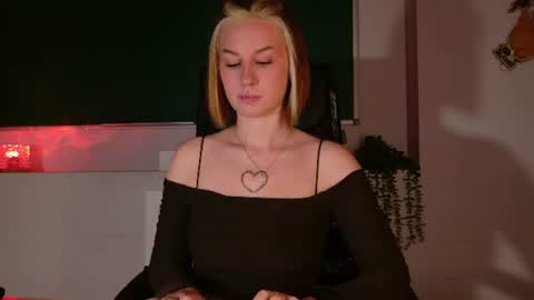 Claire online show from July 22, 3:03 pm