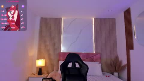clairemillerx online show from July 1, 8:06 pm