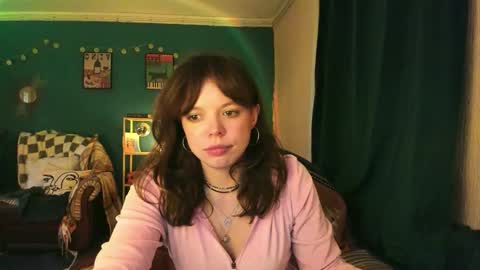 Snapshot of clancyosbourne chatting on October 19, 7:29 pm Clancy online show from October 19, 7:29 pm