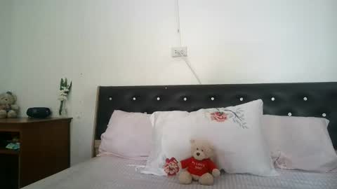 claralafontaine online show from April 3, 6:31 am