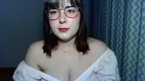 Clara online show from July 5, 7:10 pm