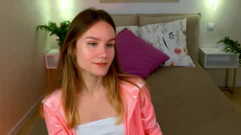 Snapshot of clare_ff chatting on September 25, 9:38 am Claire online show from September 25, 9:38 am