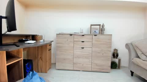 Deea xxx online show from March 13, 2:37 am