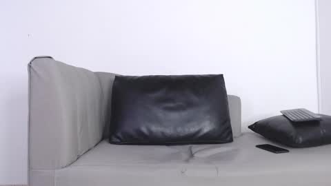    online show from March 5, 12:22 pm