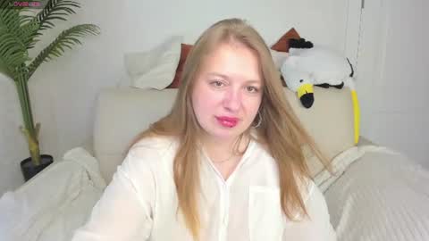 cleoxotie online show from June 15, 2:36 am