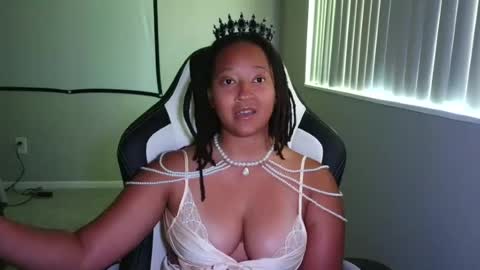 High Queen Clio online show from July 16, 7:28 pm
