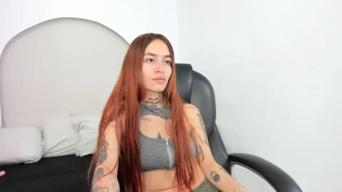 Cloe  online show from January 14, 9:01 pm