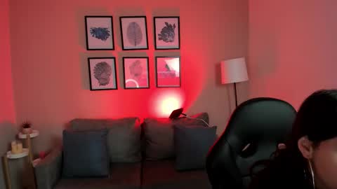 Snapshot of cloe_martinez_ chatting on October 5, 1:47 am Cloe online show from October 5, 1:47 am