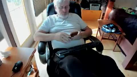 cloudalert62 online show from November 2, 6:41 pm