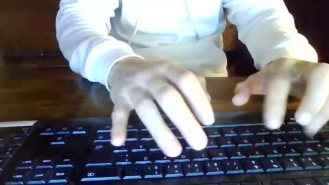 Snapshot of cock4onenight chatting on December 18, 9:47 am cock4onenight online show from December 18, 9:47 am