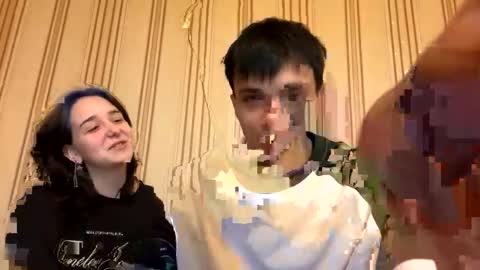 cold_pie14 online show from May 11, 9:16 am