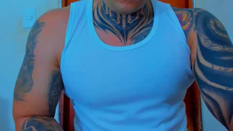 Snapshot of colombian_monster_cock chatting on October 29, 7:21 am camilo online show from October 29, 7:21 am