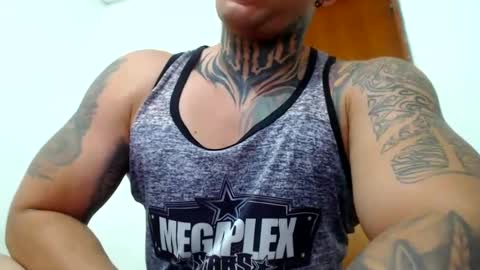 Snapshot of colombian_monster_cock chatting on February 12, 8:06 am camilo online show from February 12, 8:06 am