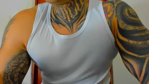 Snapshot of colombian_monster_cock chatting on October 13, 3:19 am camilo online show from October 13, 3:19 am